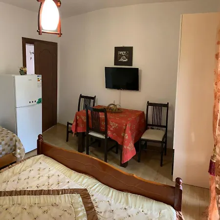 Topciu's Lake Appartments بورغراديك