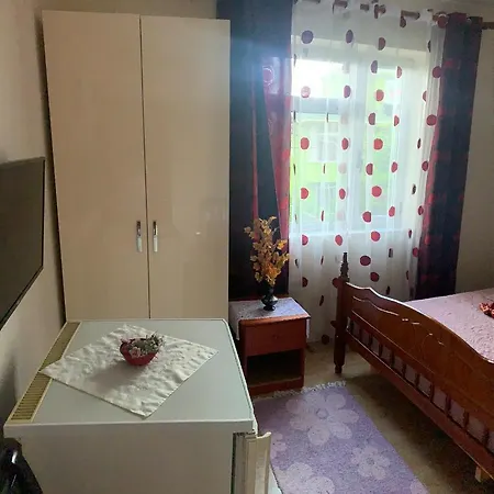 Topciu's Lake Appartments * Поградец