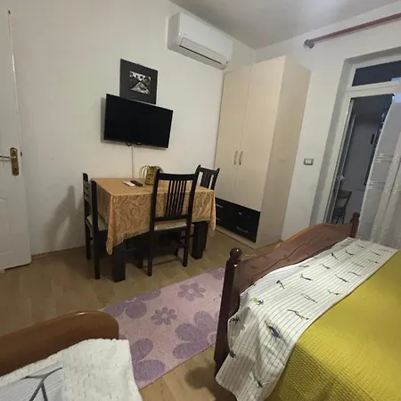 Topciu's Appartments Апартаменты